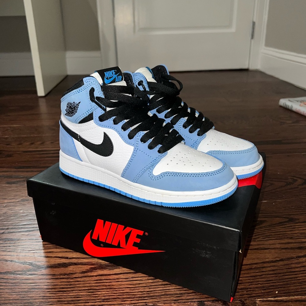 Jordan 1 Retro High University Blue